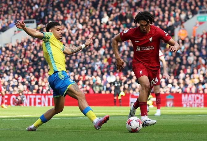 Soi kèo góc Nottingham vs Liverpool, 3h00 ngày 15/1